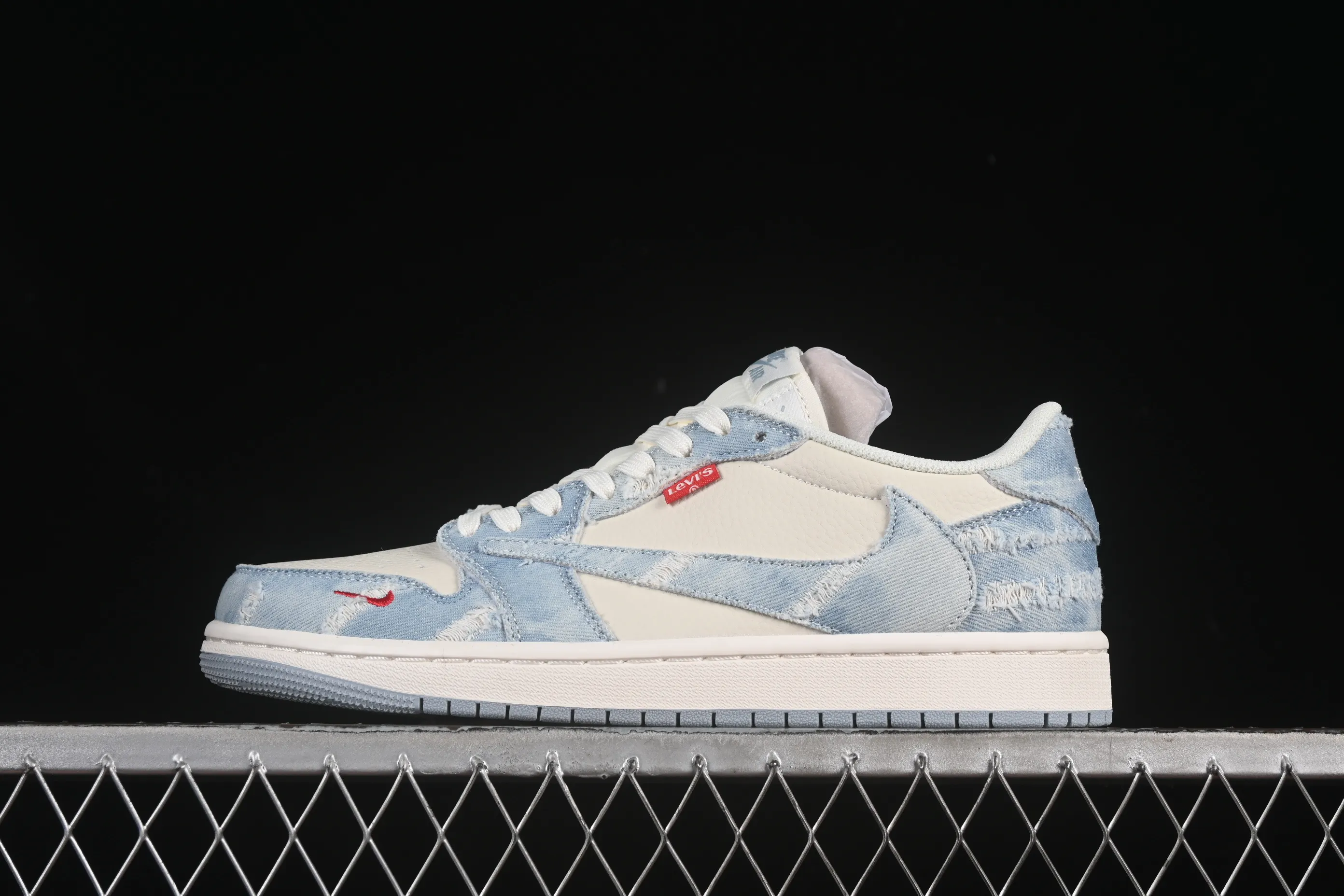 All categories Air Jordan Jordan series basketball shoes Air Jordan 1 Low high-end customized low-top sneakers Travis Scott x Fragment Design x Air Jordan 1 Low OG SP AJ1 Levi's joint low-top cultural casual sneakers LE2436-137